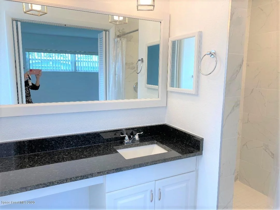 Photo of 385 Hamlin Avenue