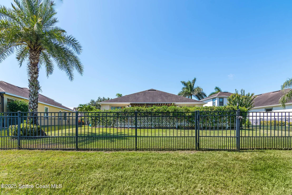 Photo of 8553 Drayton Circle