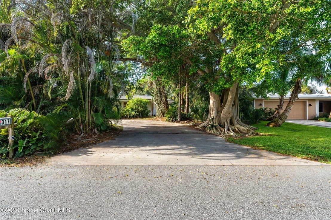Photo of 317 Cocoa Avenue