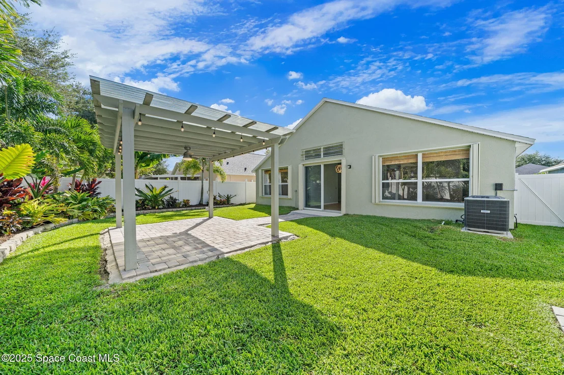 Photo of 574 Sedgewood Circle