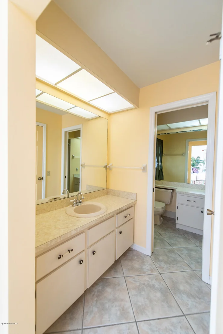 Photo of 1870 Oakwood Trail