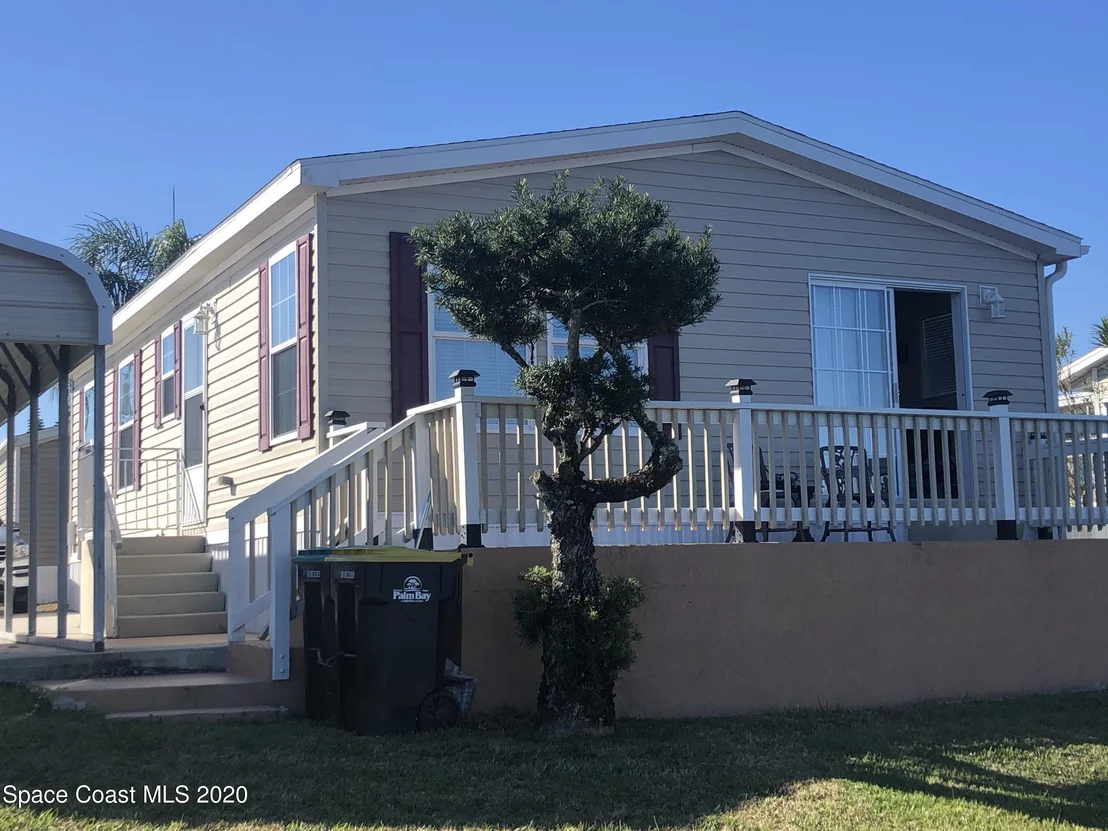 Photo of 3034 Indian River Drive NE