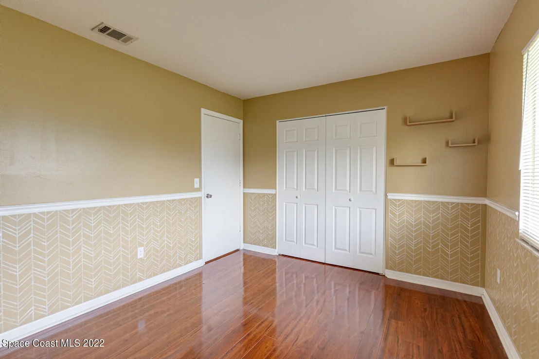 Photo of 1310 Mariposa Drive NE