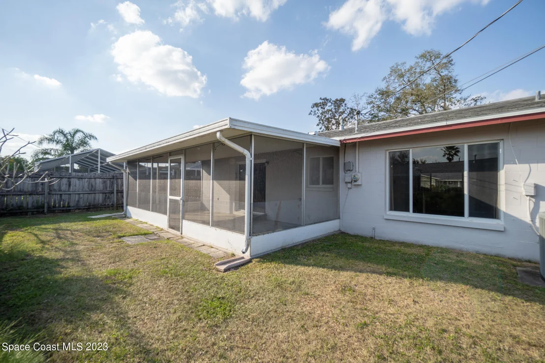 Photo of 909 Kings Post Road