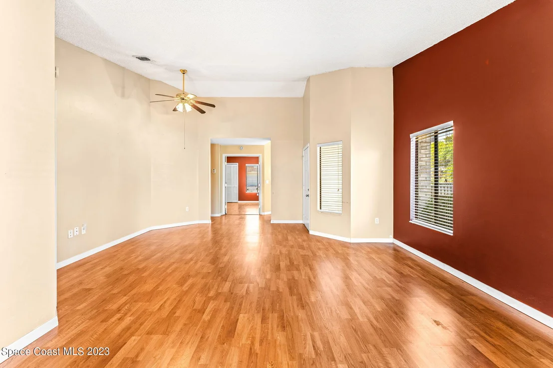 Photo of 770 White Pine Avenue