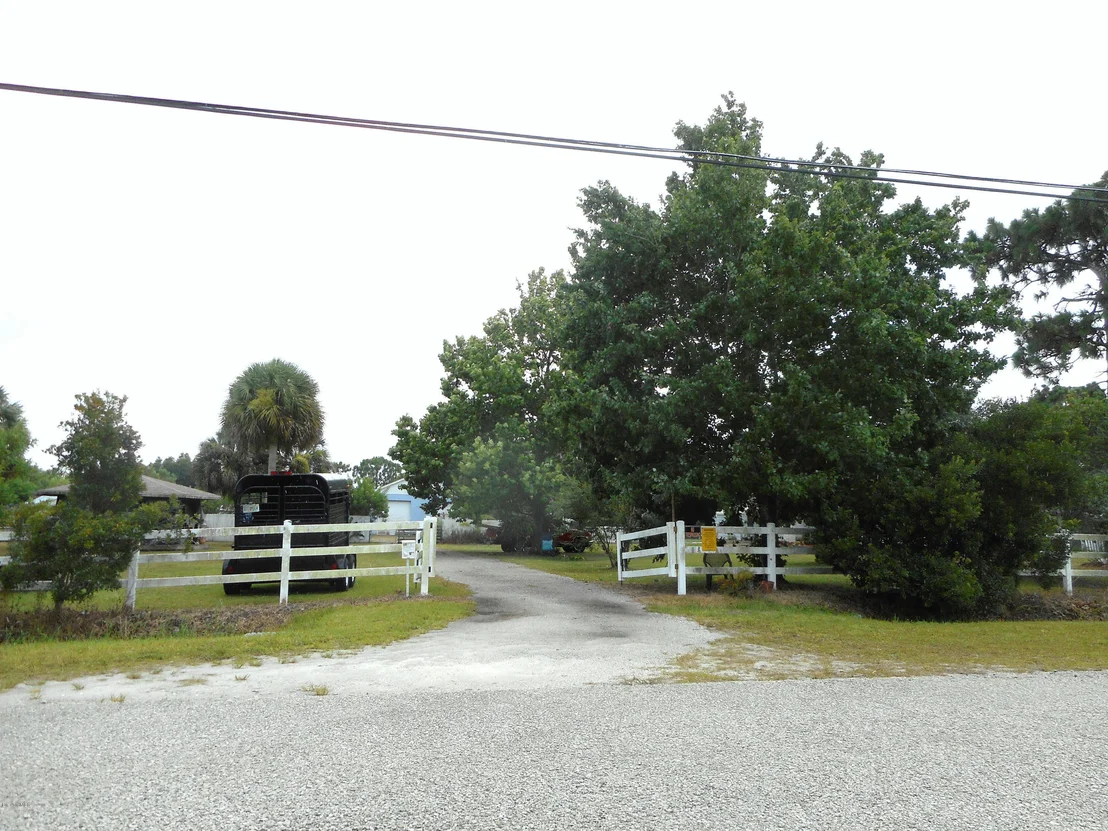 Photo of 555 Hall Road