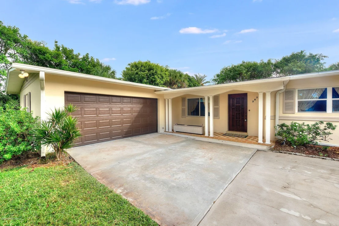 Photo of 307 Hibiscus Trail