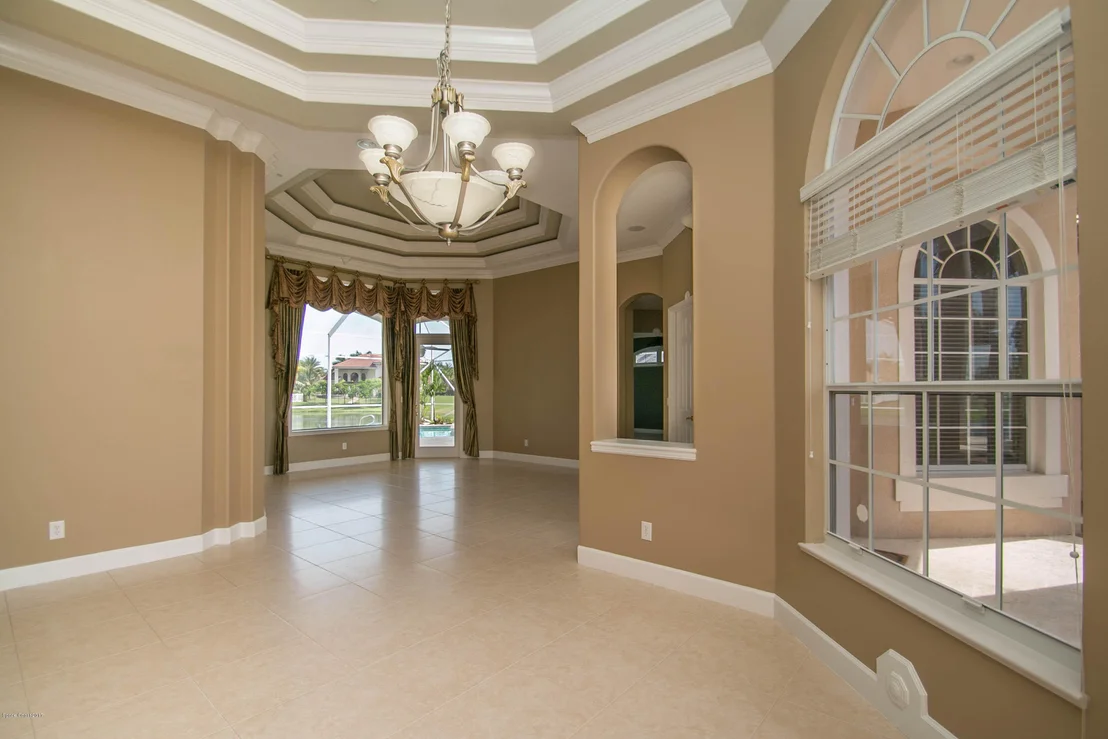 Photo of 282 Flanders Drive