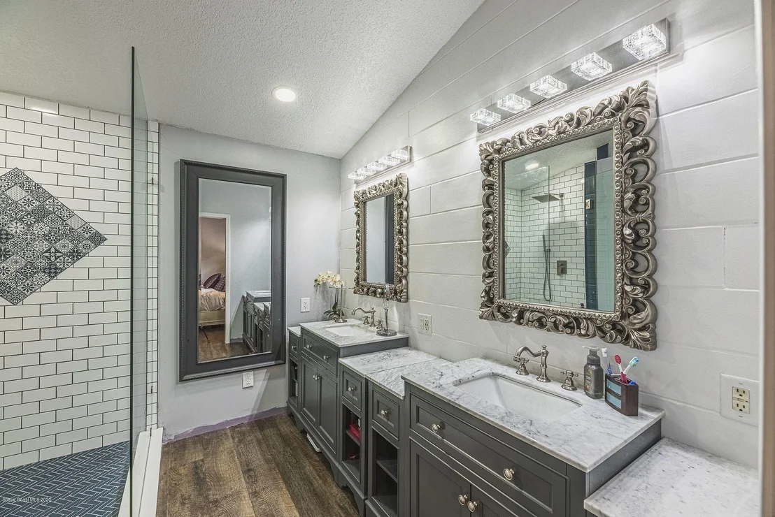 Photo of 535 Vine Street