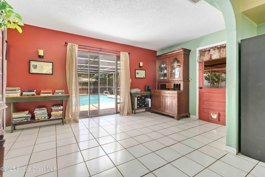 Photo of 517 Espanol Avenue