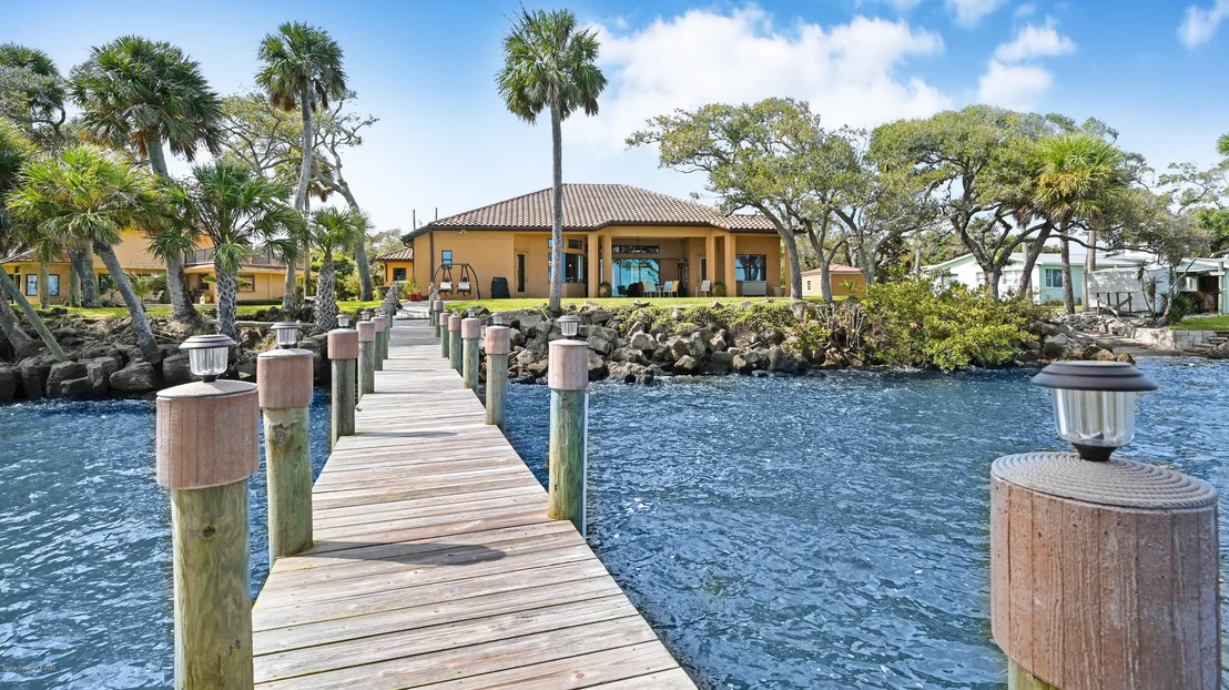 Photo of 3799 Riverside Drive