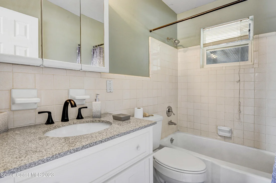 Photo of 707 Ixora Drive