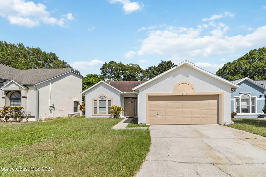 Photo of 1744 Clover Circle