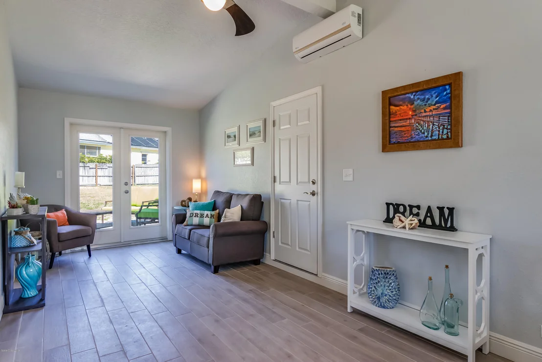 Photo of 320 Avenida De La Vista