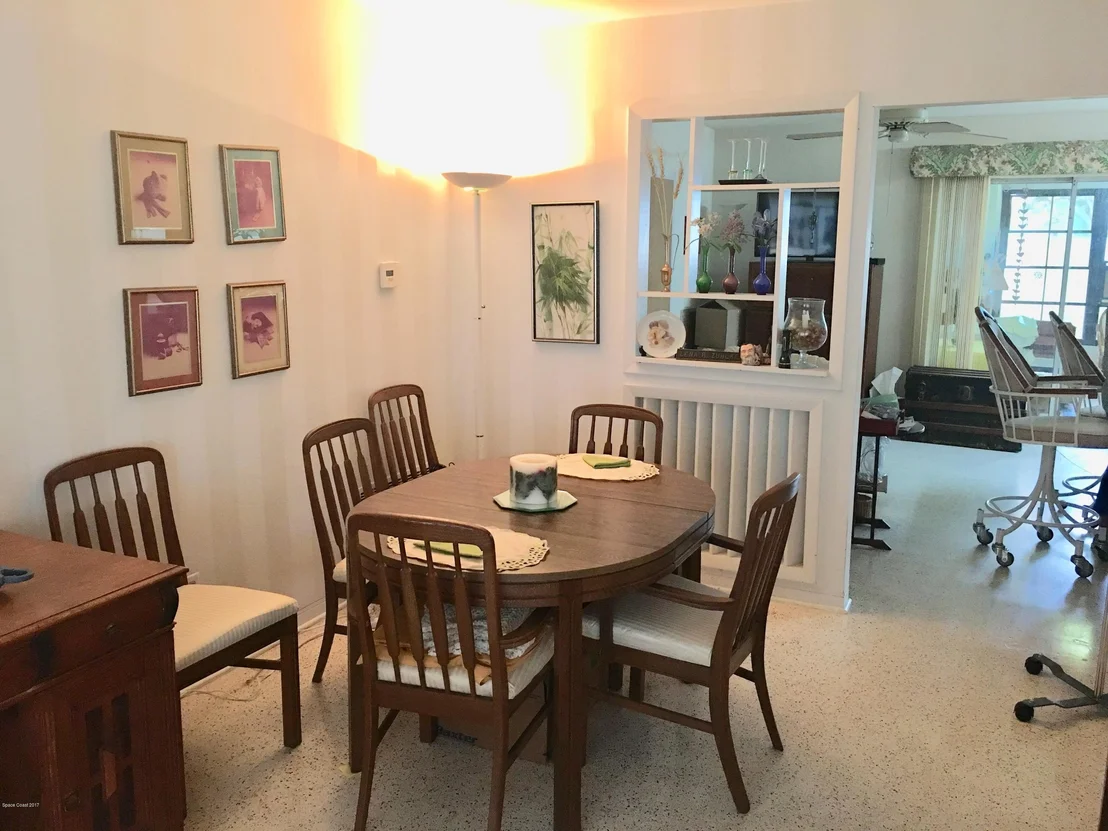 Photo of 143 Cocoa Avenue