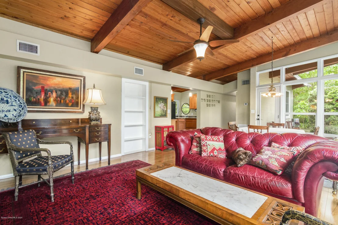 Photo of 5880 Crane Road