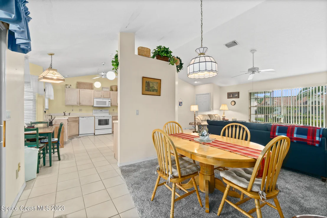 Photo of 982 Somerset Lane