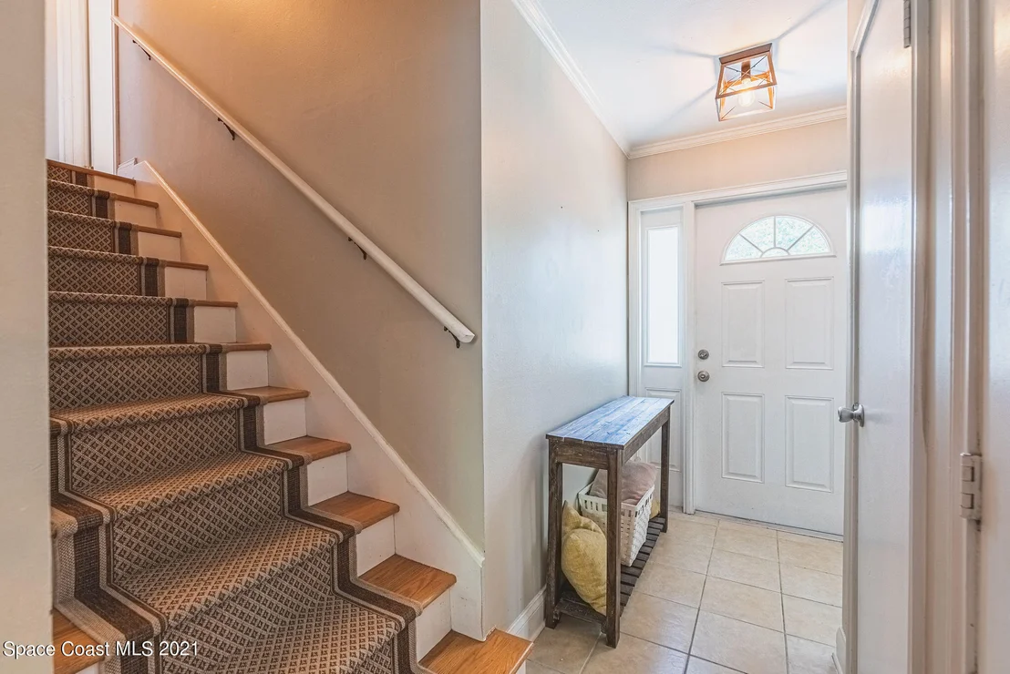 Photo of 818 Hanover Court