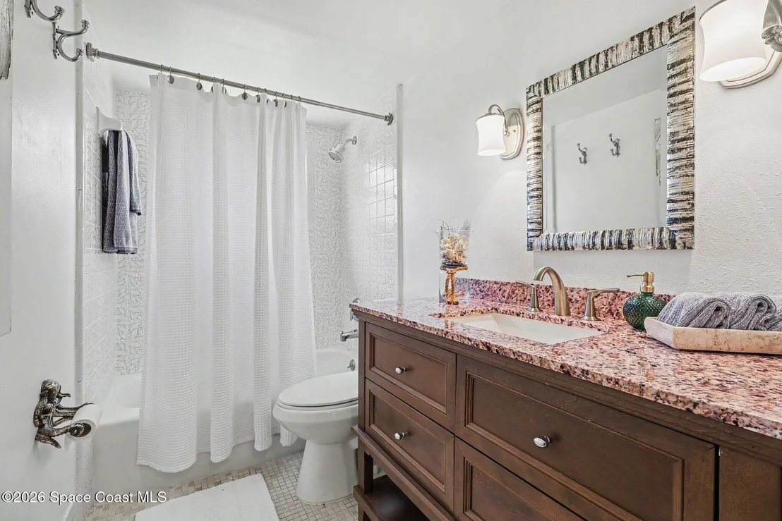 Photo of 444 Thrush Drive