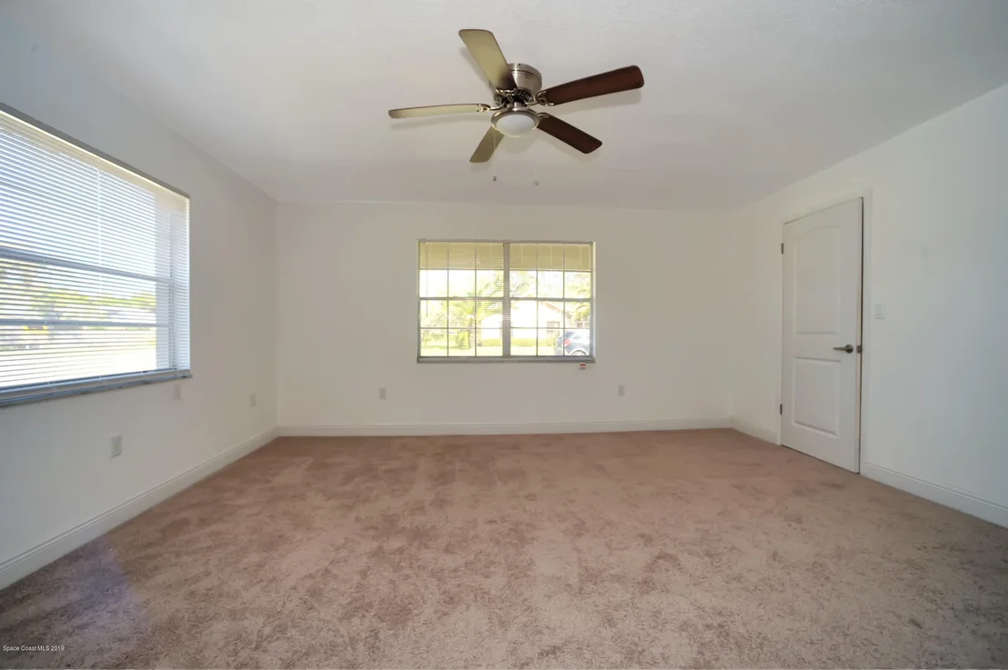 Photo of 1141 Fairlawn Drive