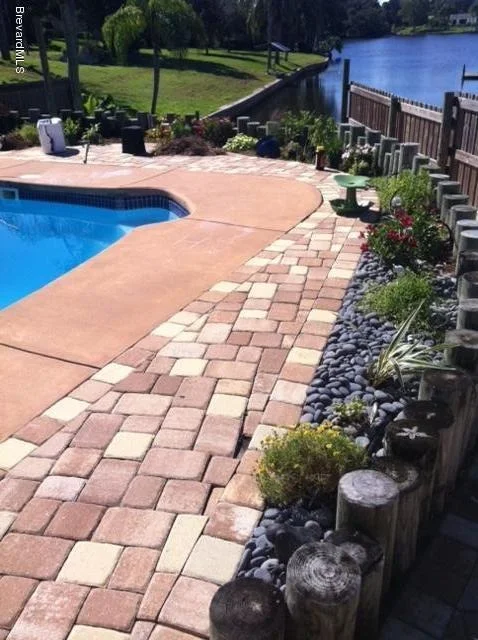 Photo of 1075 Tanglewood Lane