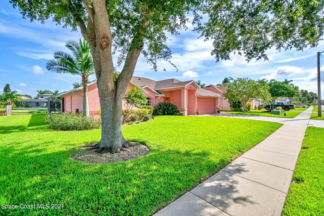 Photo of 1214 Walnut Grove Way