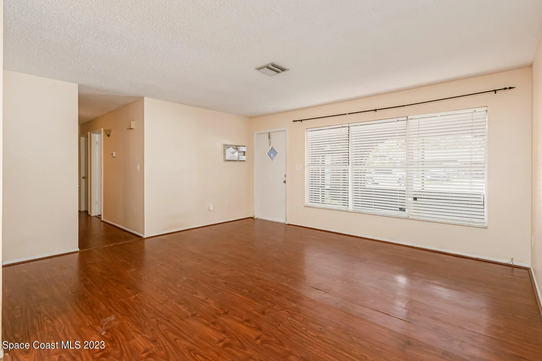 Photo of 3290 Dade Circle NE