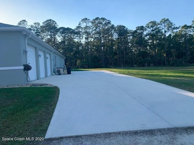Photo of 3250 Hield Road