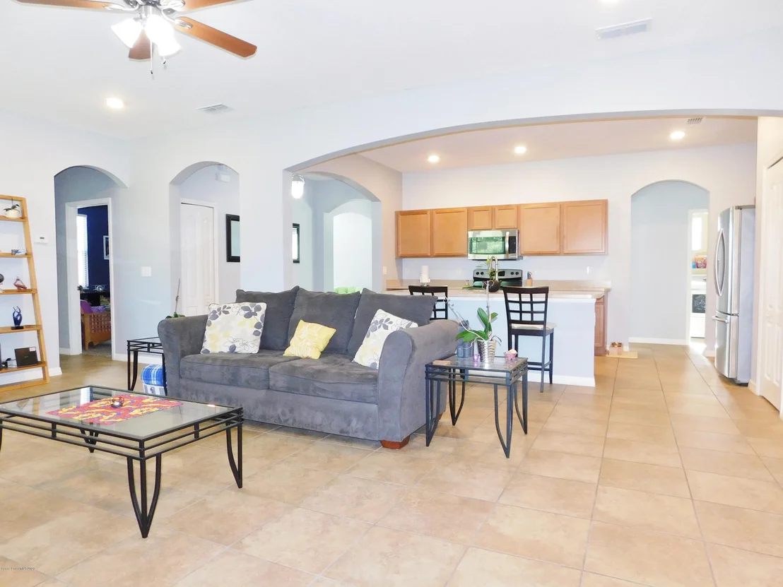 Photo of 1102 Morgan Circle NE
