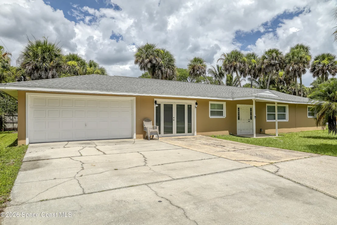 Photo of 215 Pelican Drive