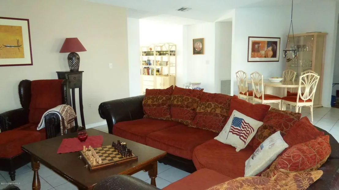 Photo of 615 Hibiscus Drive