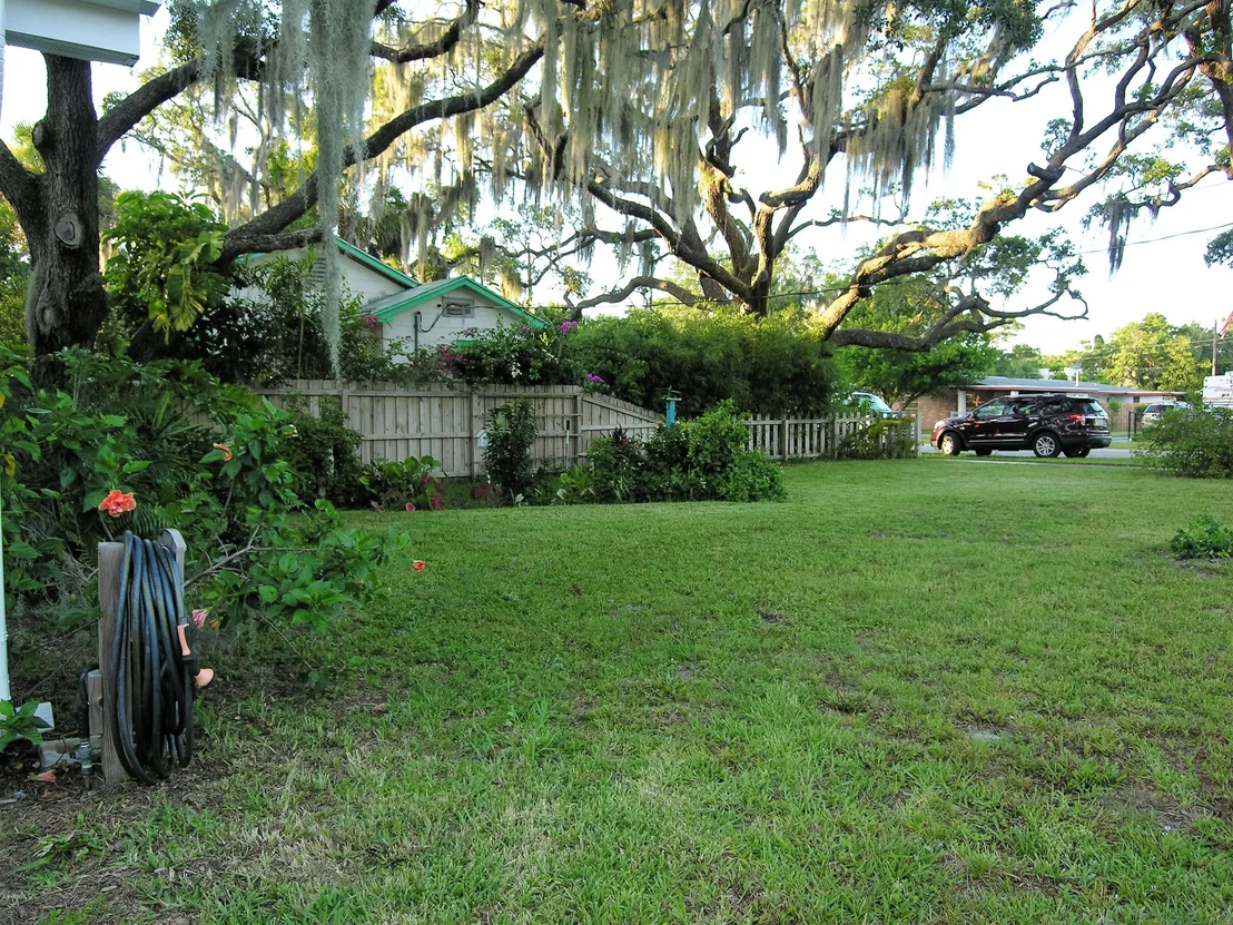 Photo of 736 Aurora Road