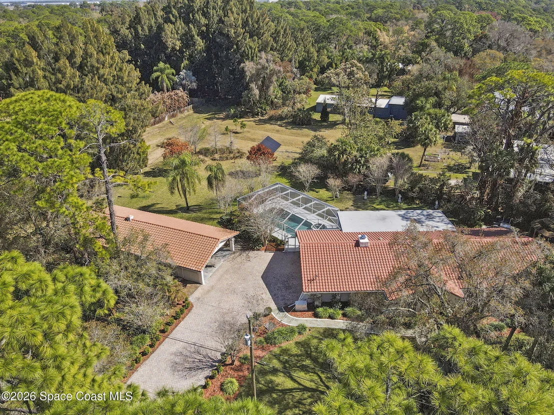 Photo of 620 W Pine Road