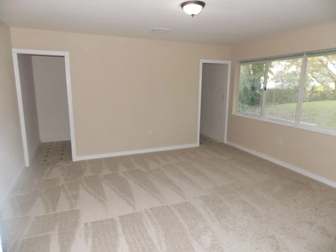 Photo of 1702 Trimble Road