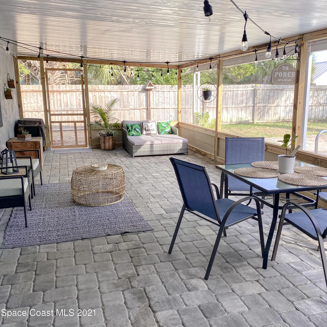 Photo of 1585 Old Colonial Way