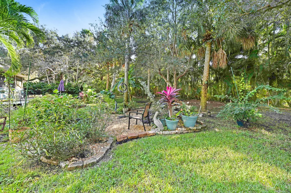 Photo of 255 Cardinal Drive