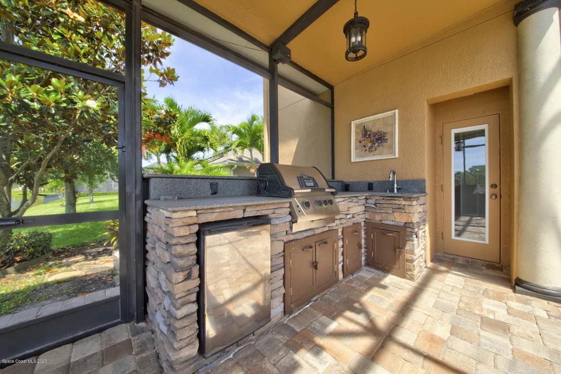 Photo of 2084 Botanica Circle