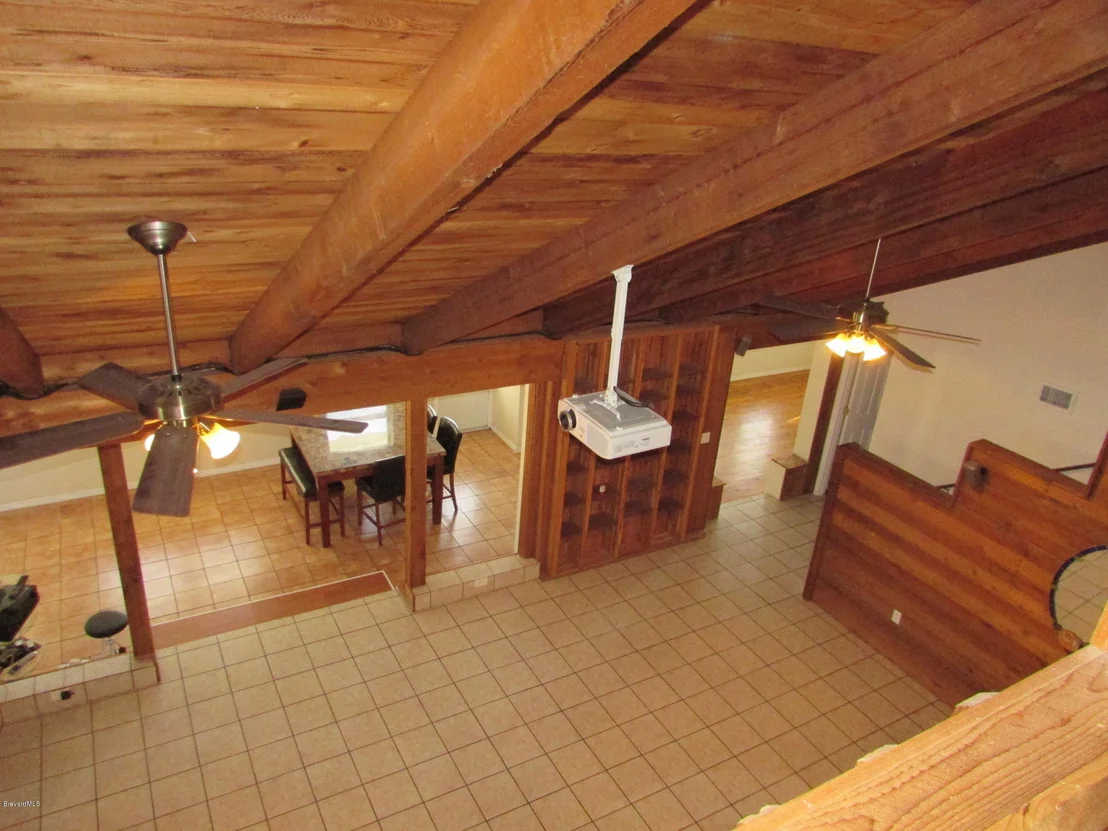 Photo of 385 N Range Road
