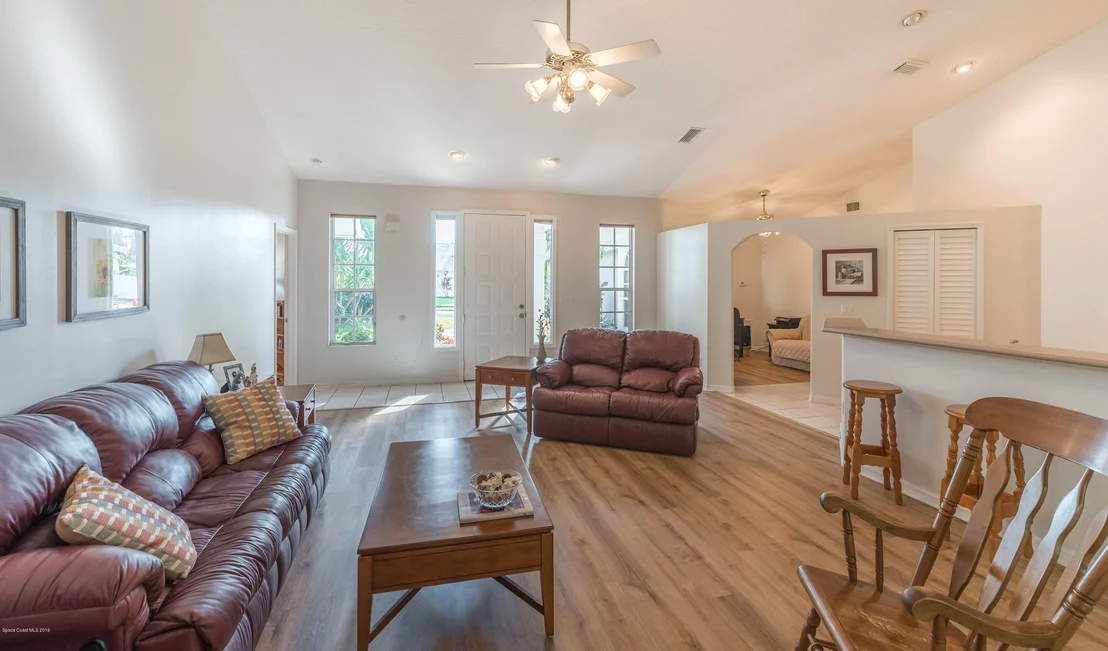 Photo of 973 Somerset Lane