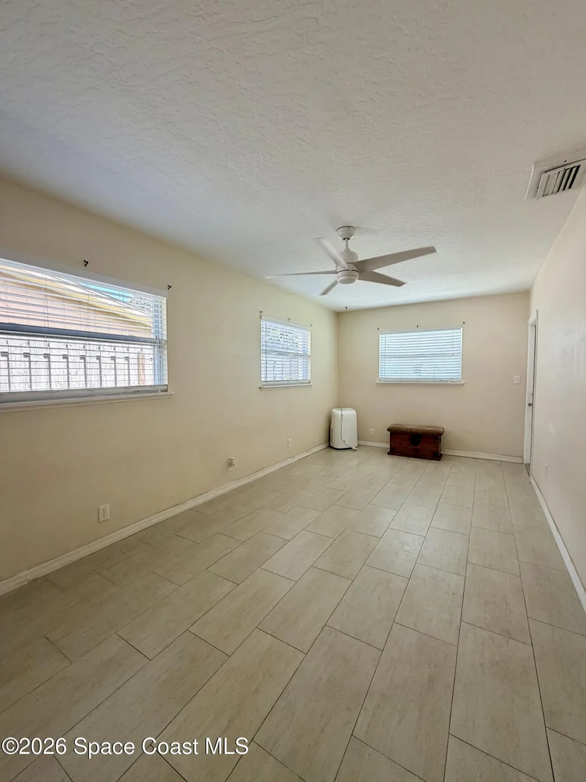 Photo of 550 Comanche Avenue