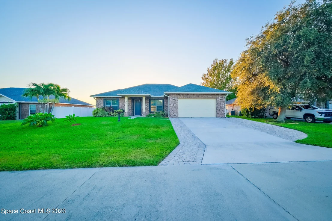 Photo of 109 Palm Circle