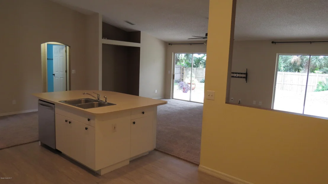 Photo of 6120 Edison Street