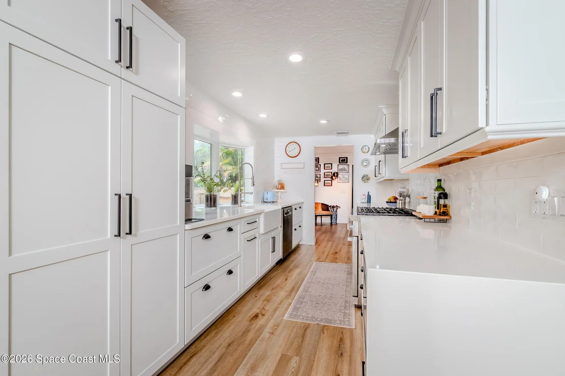 Photo of 5925 Riverside Drive