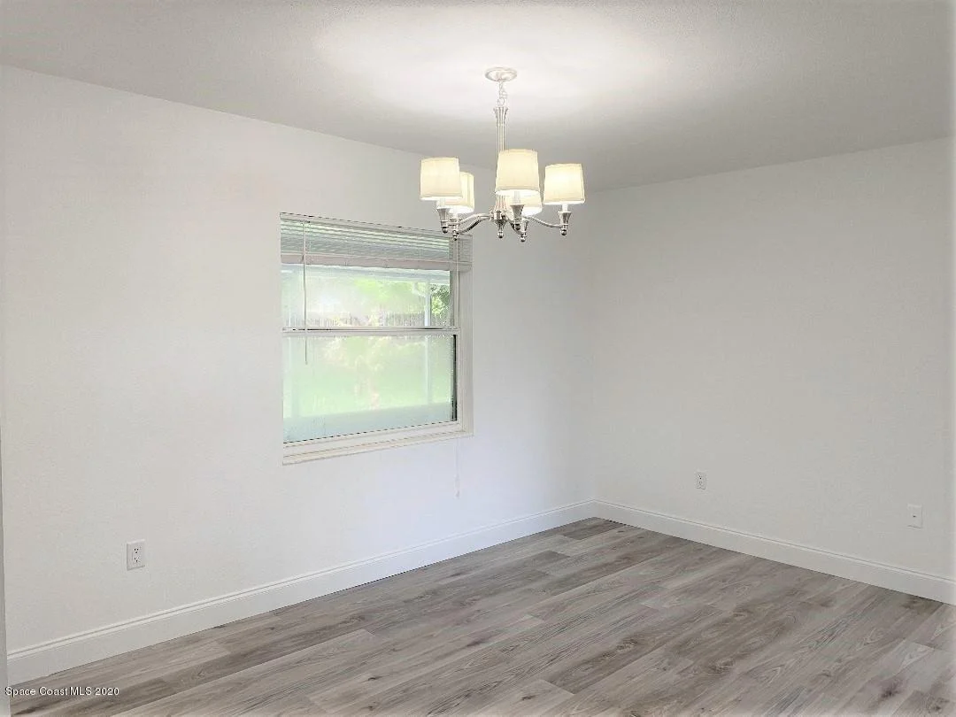 Photo of 385 Hamlin Avenue