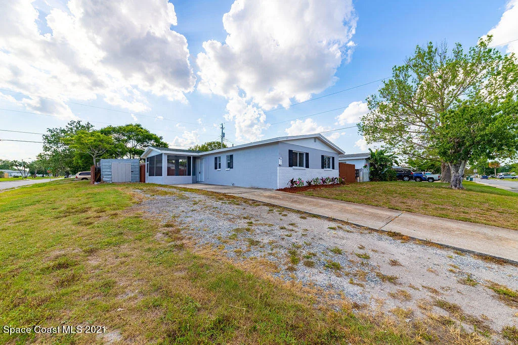 Photo of 654 Teak Drive
