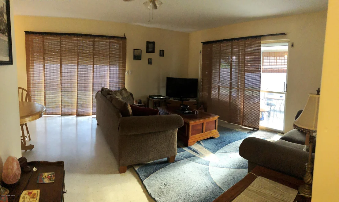 Photo of 816 Bianca Drive NE