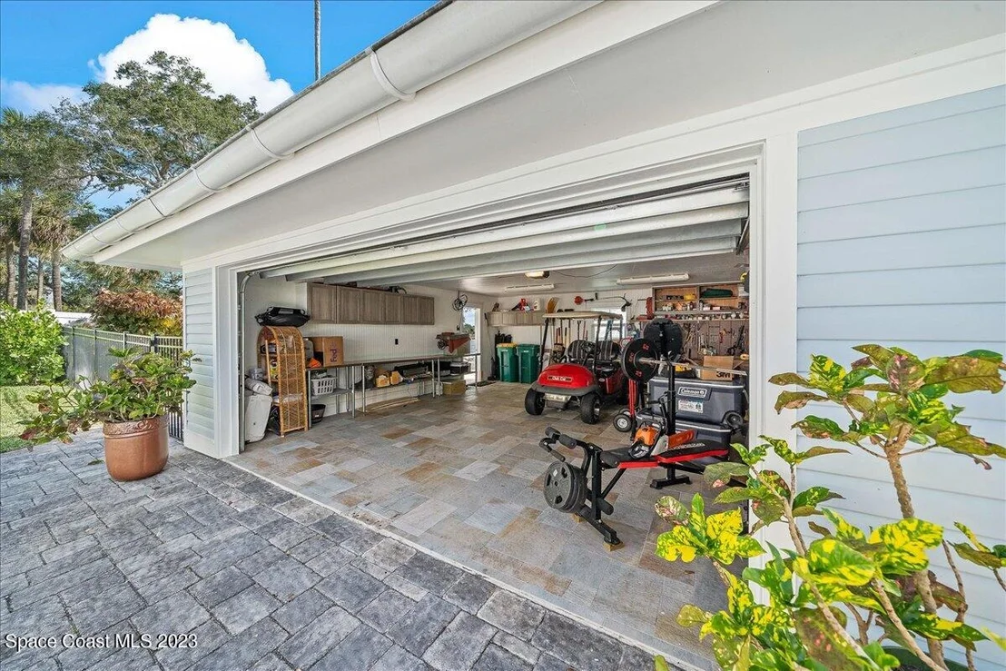 Photo of 1115 Hyde Park Lane