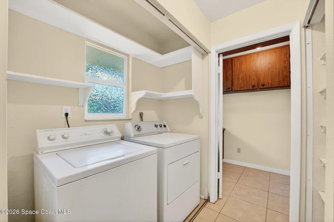 Photo of 1340 Mariposa Drive NE