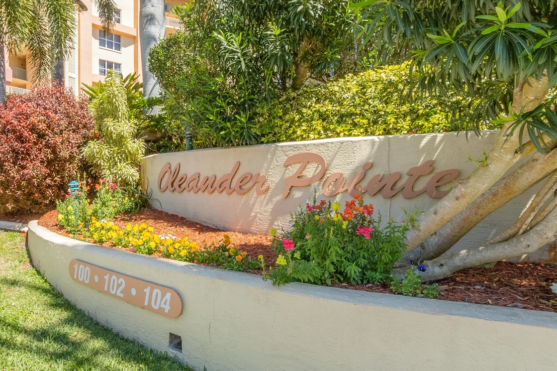 Photo of Unit 604 at 100 Riverside Drive