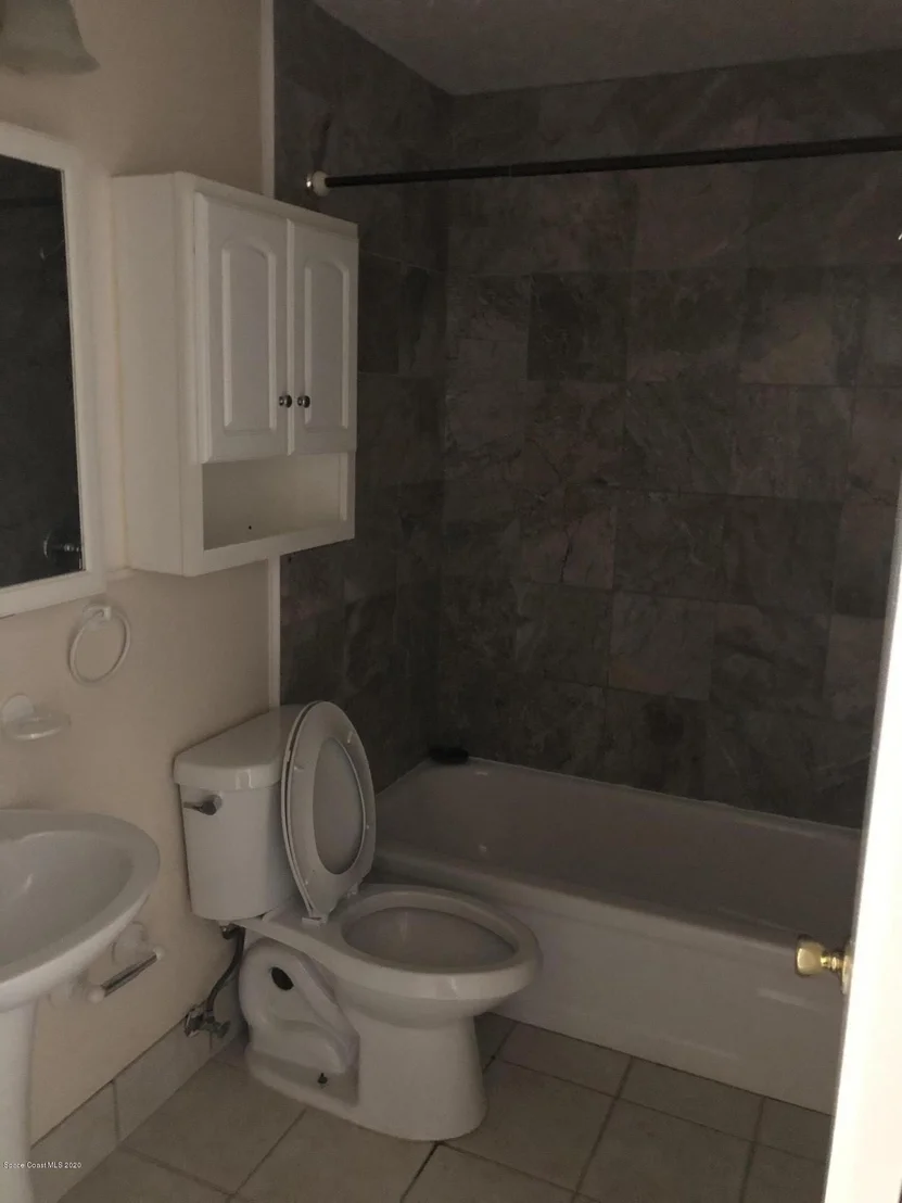 Photo of 3290 Edgewood Drive NE